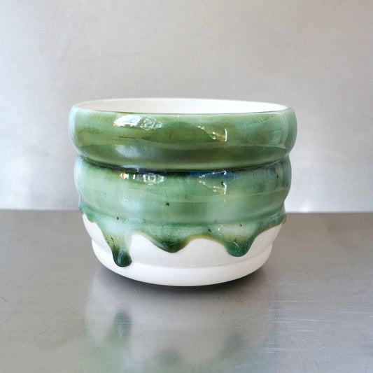 moss green porcelain wavy mug (265 ml)