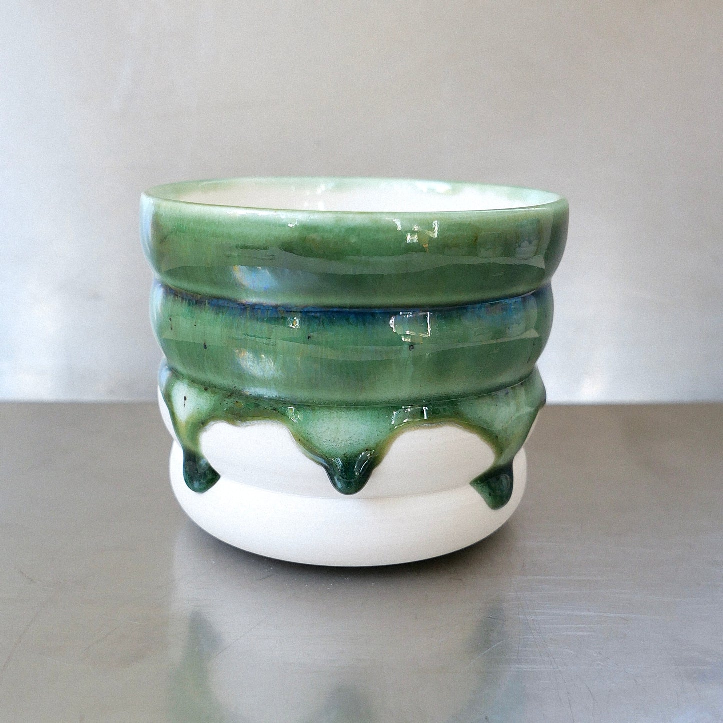 moss green porcelain wavy mug (260 ml)